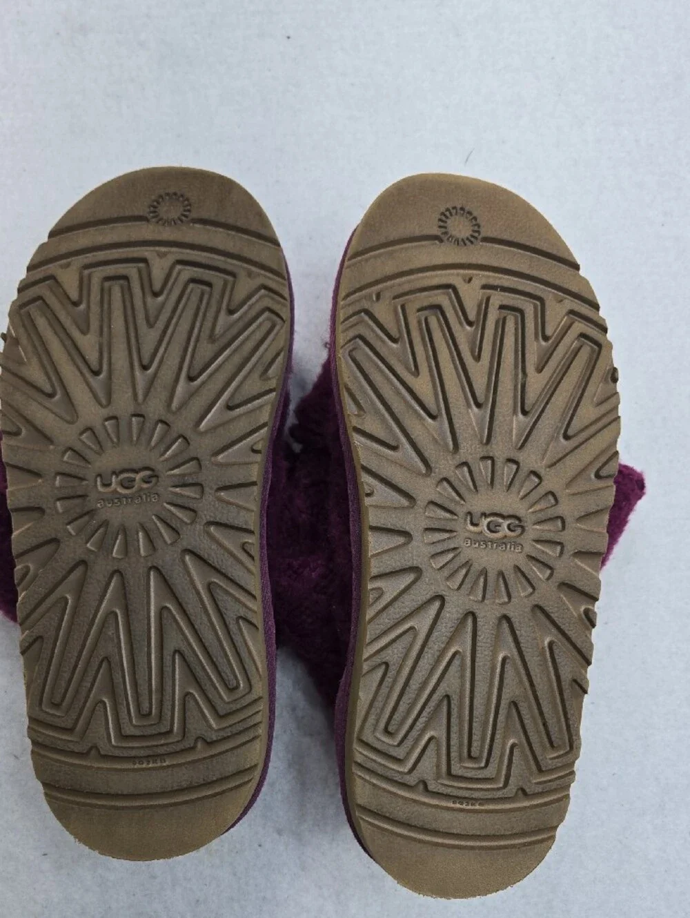 UGG Lattice Cardy Knit Boot Kids in a vibrant purple/plum shade